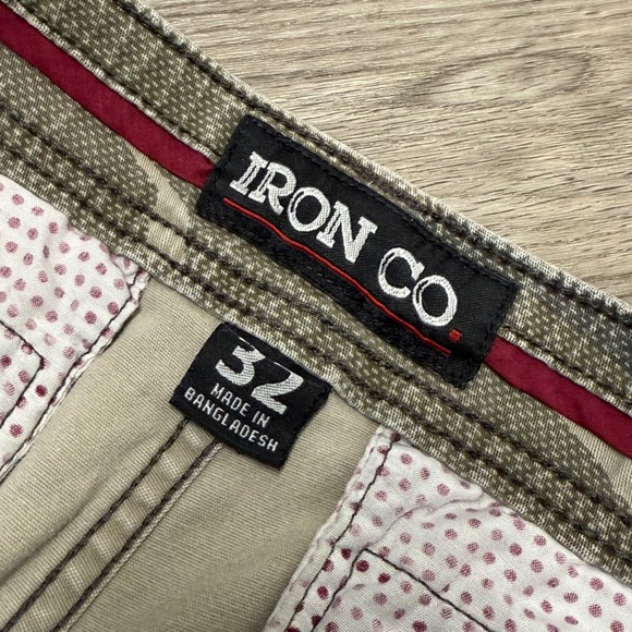 Iron Co Mens Y2K Camo Cargo Shorts Size 32 Text Mud Camo 1435620S Green Brown - Picture 3 of 11